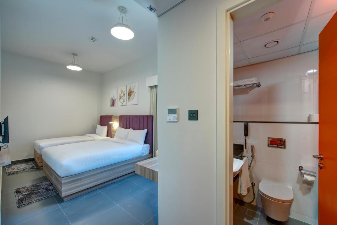 Wescott Hotel Дубай Екстериор снимка