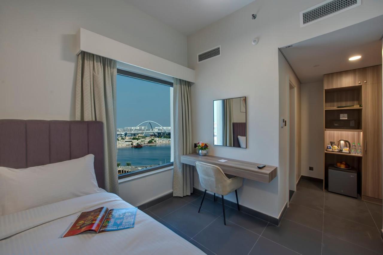Wescott Hotel Дубай Екстериор снимка