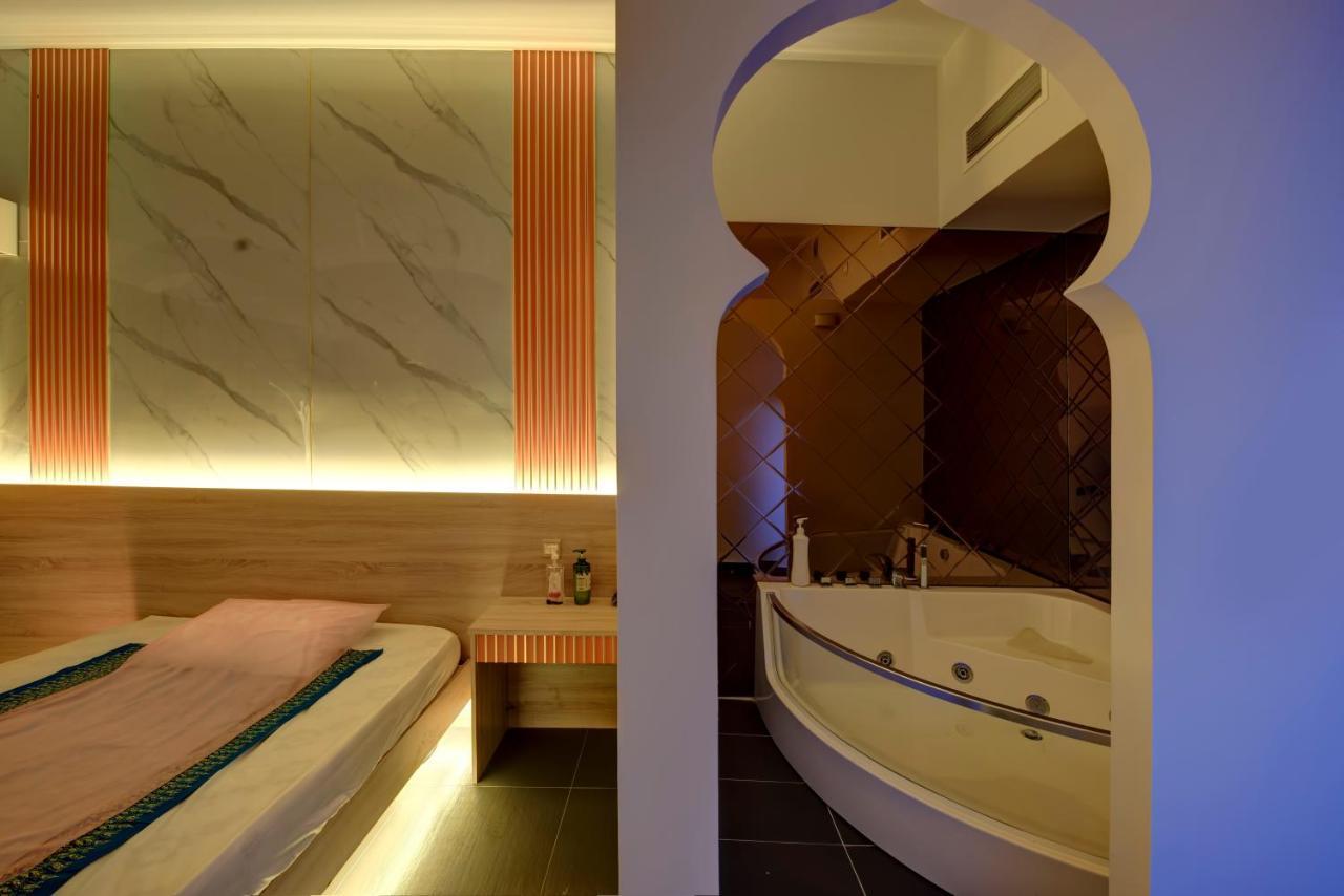 Wescott Hotel Дубай Екстериор снимка