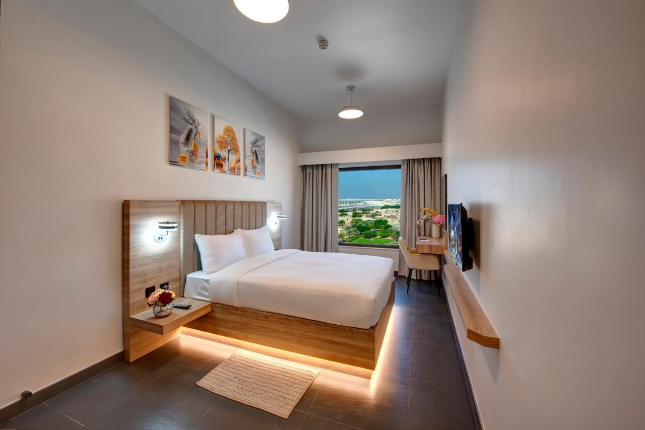 Wescott Hotel Дубай Екстериор снимка