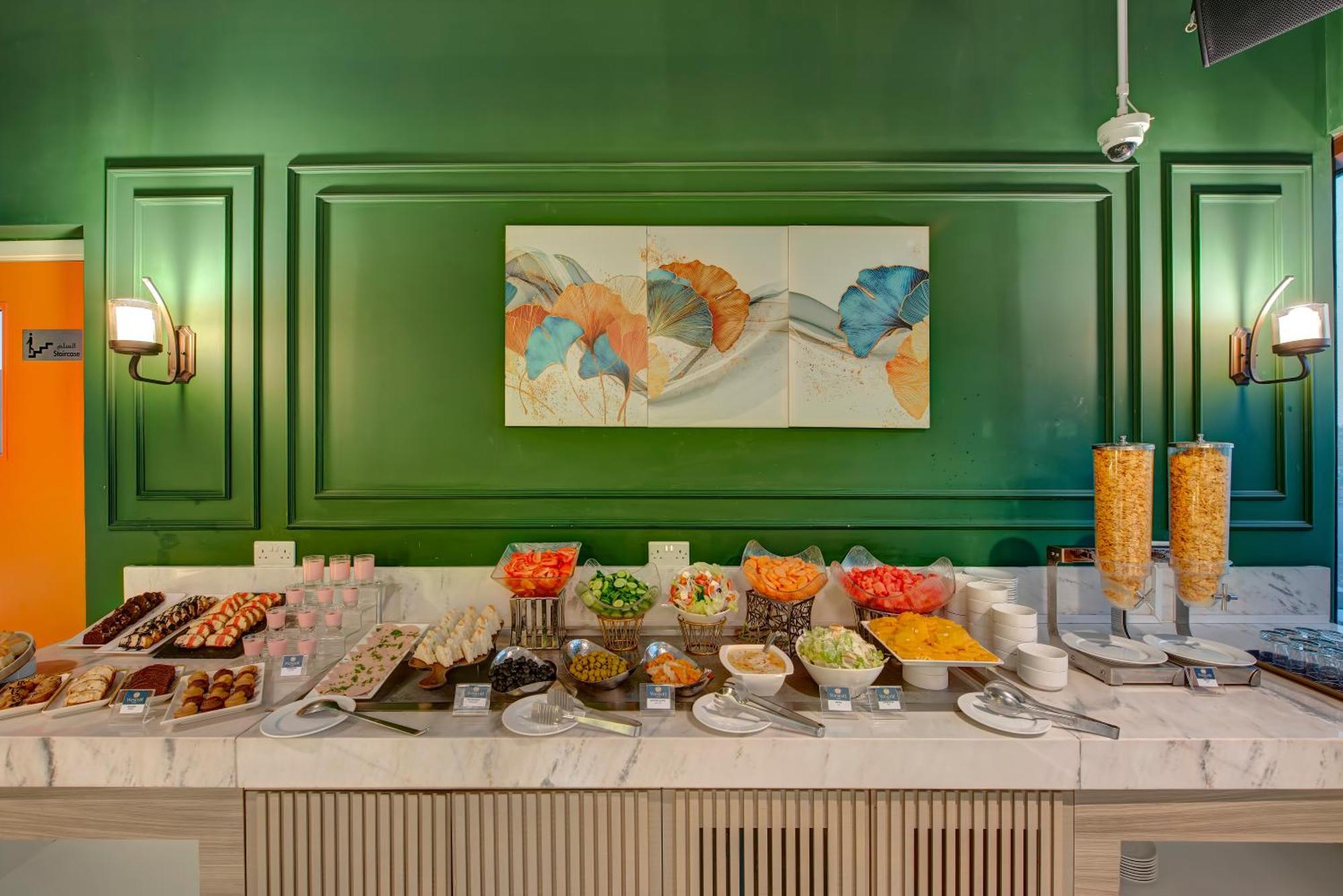 Wescott Hotel Дубай Екстериор снимка
