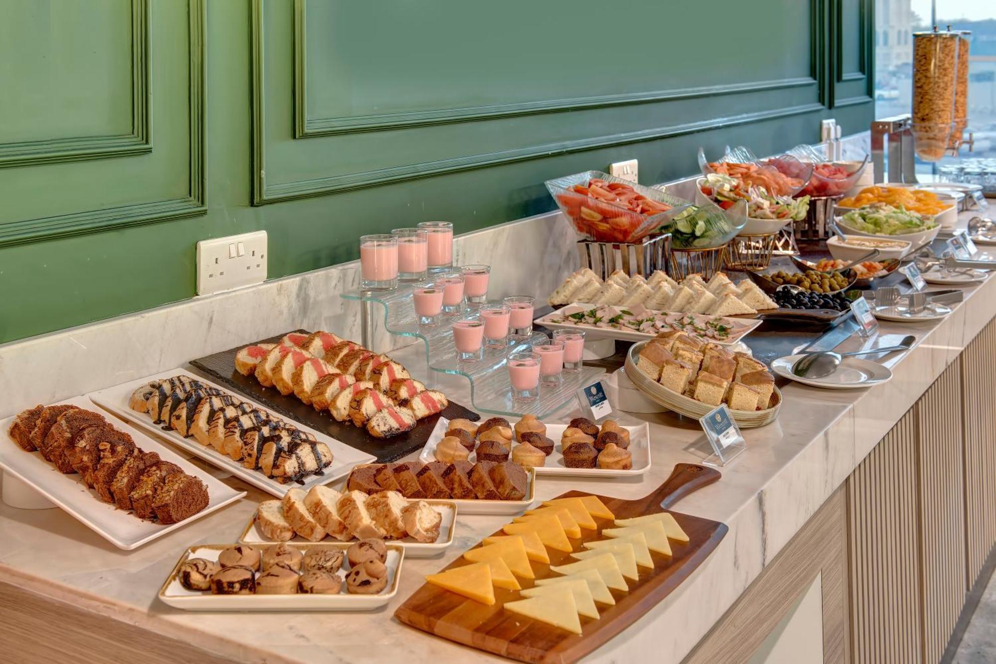 Wescott Hotel Дубай Екстериор снимка
