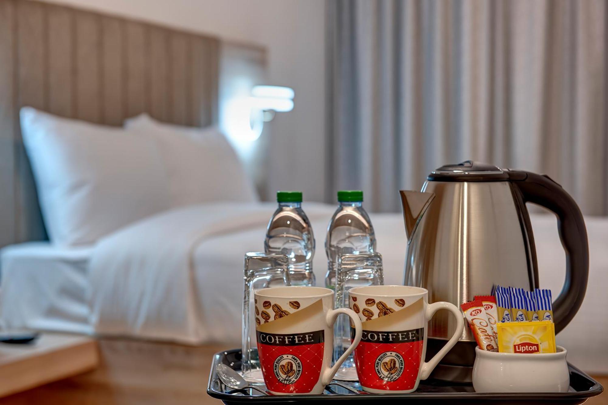Wescott Hotel Дубай Екстериор снимка