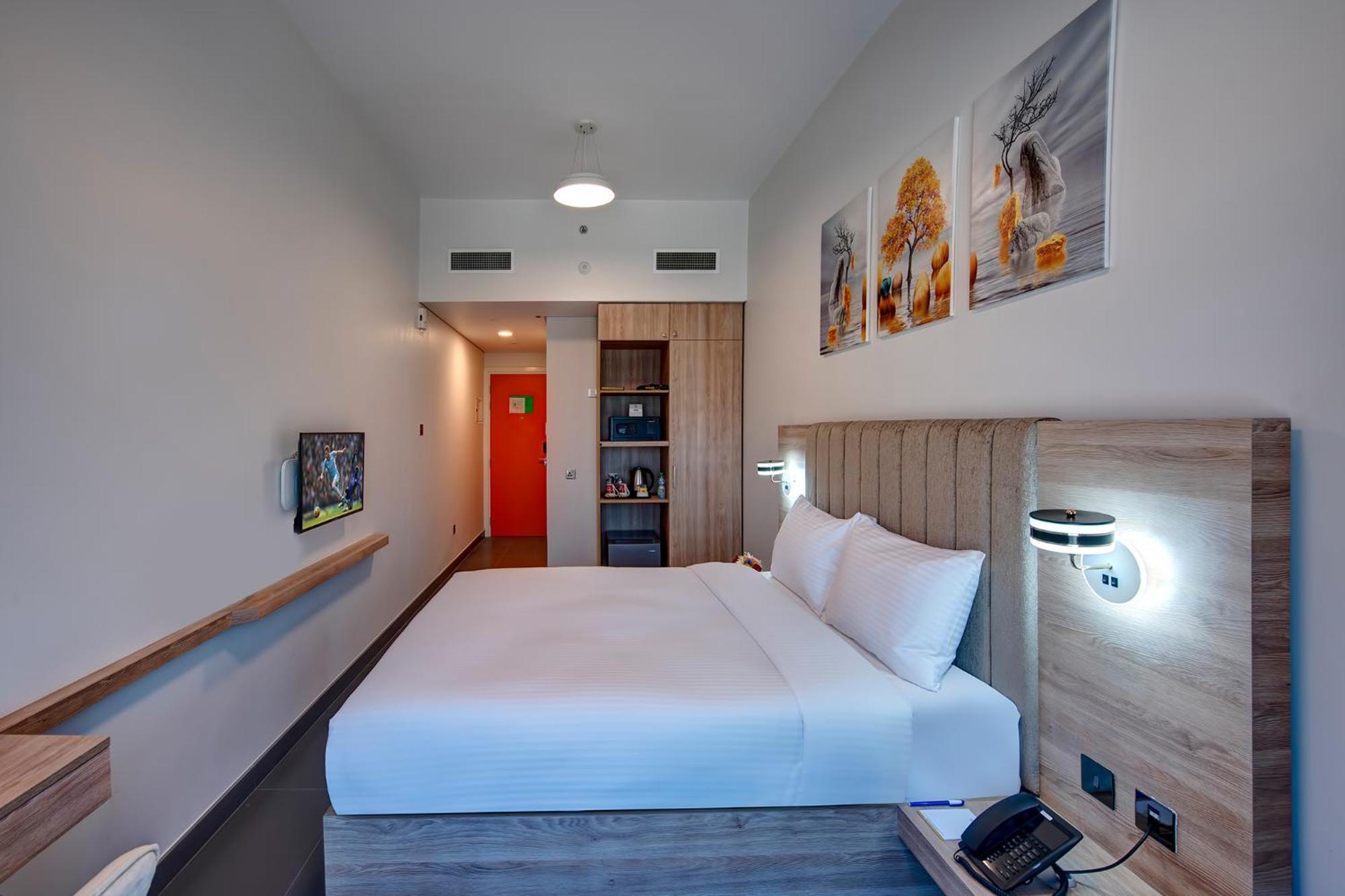Wescott Hotel Дубай Екстериор снимка