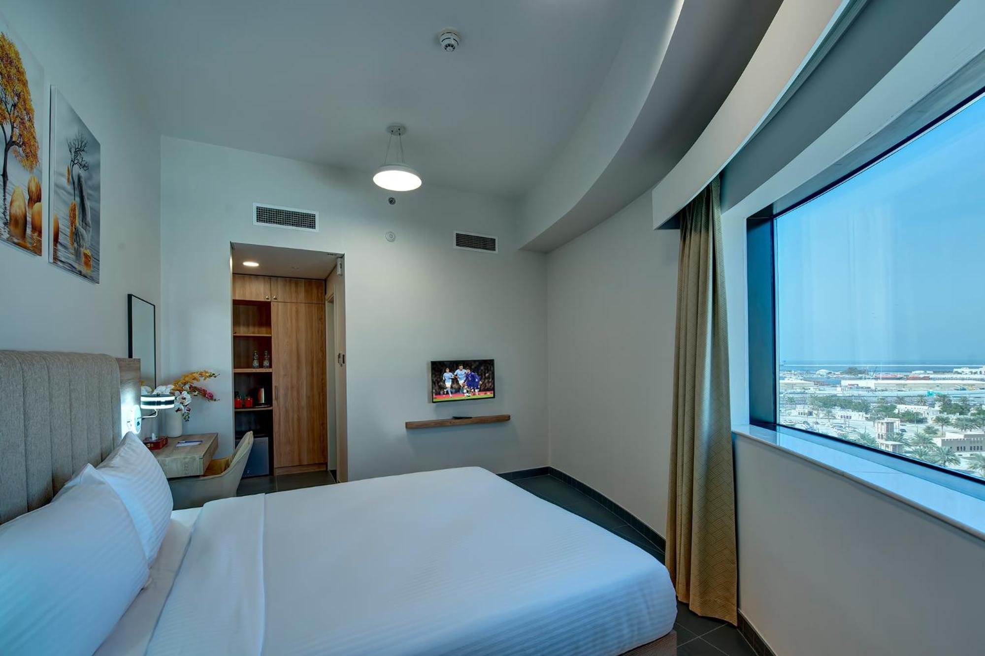 Wescott Hotel Дубай Екстериор снимка