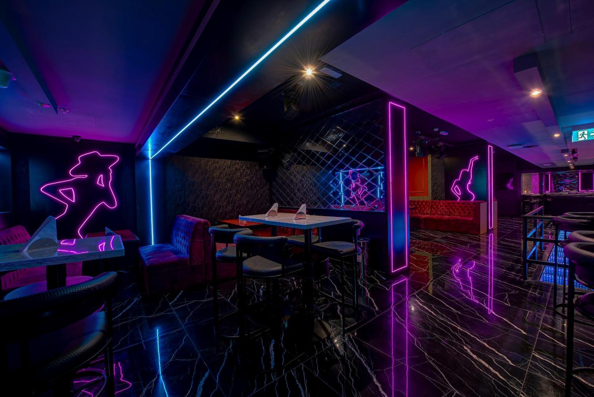 Wescott Hotel Дубай Екстериор снимка