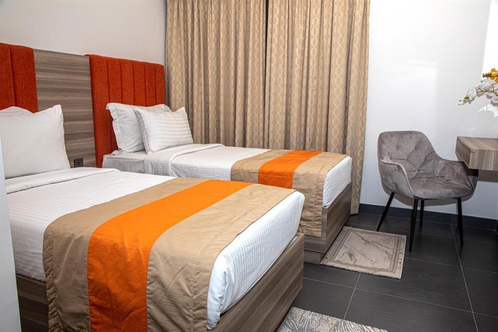 Wescott Hotel Дубай Екстериор снимка