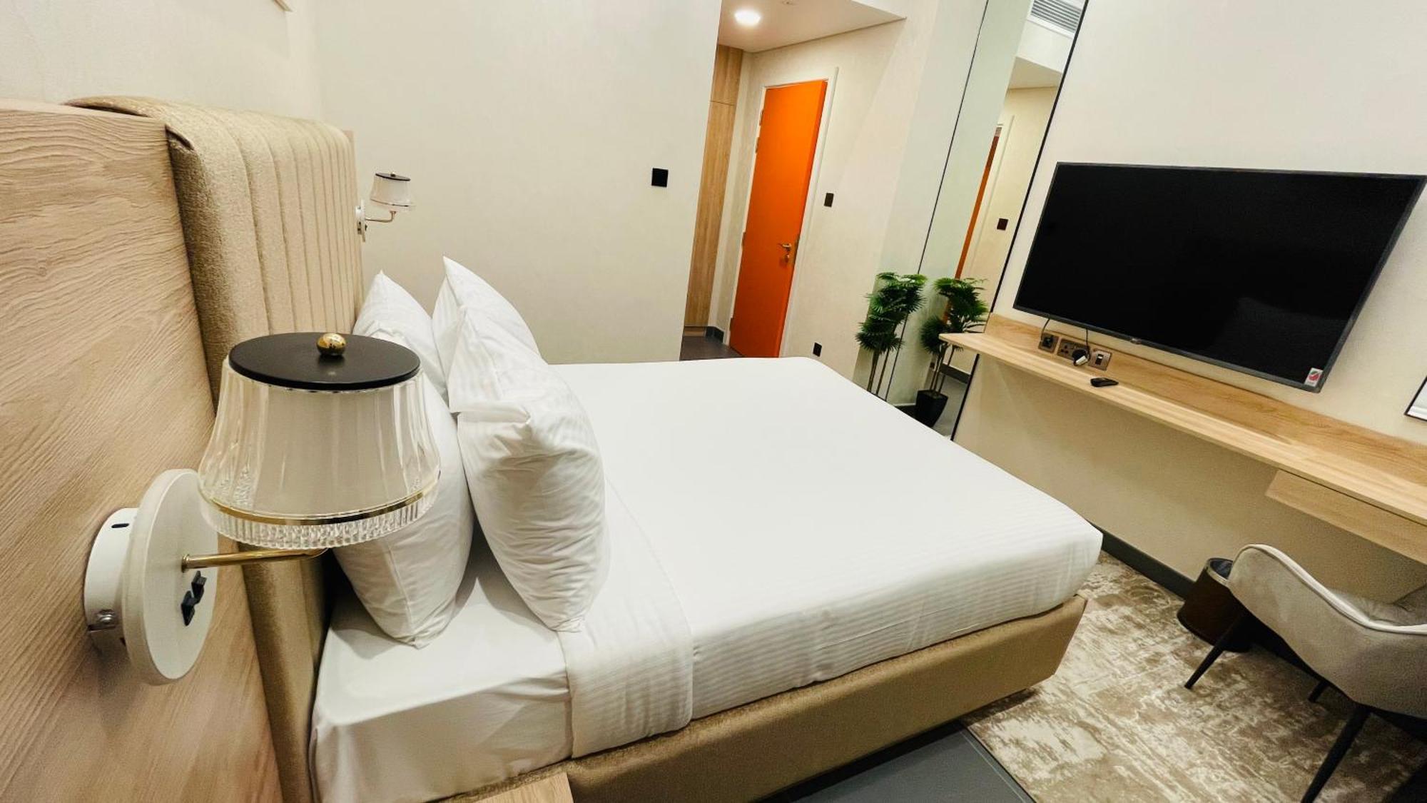 Wescott Hotel Дубай Екстериор снимка