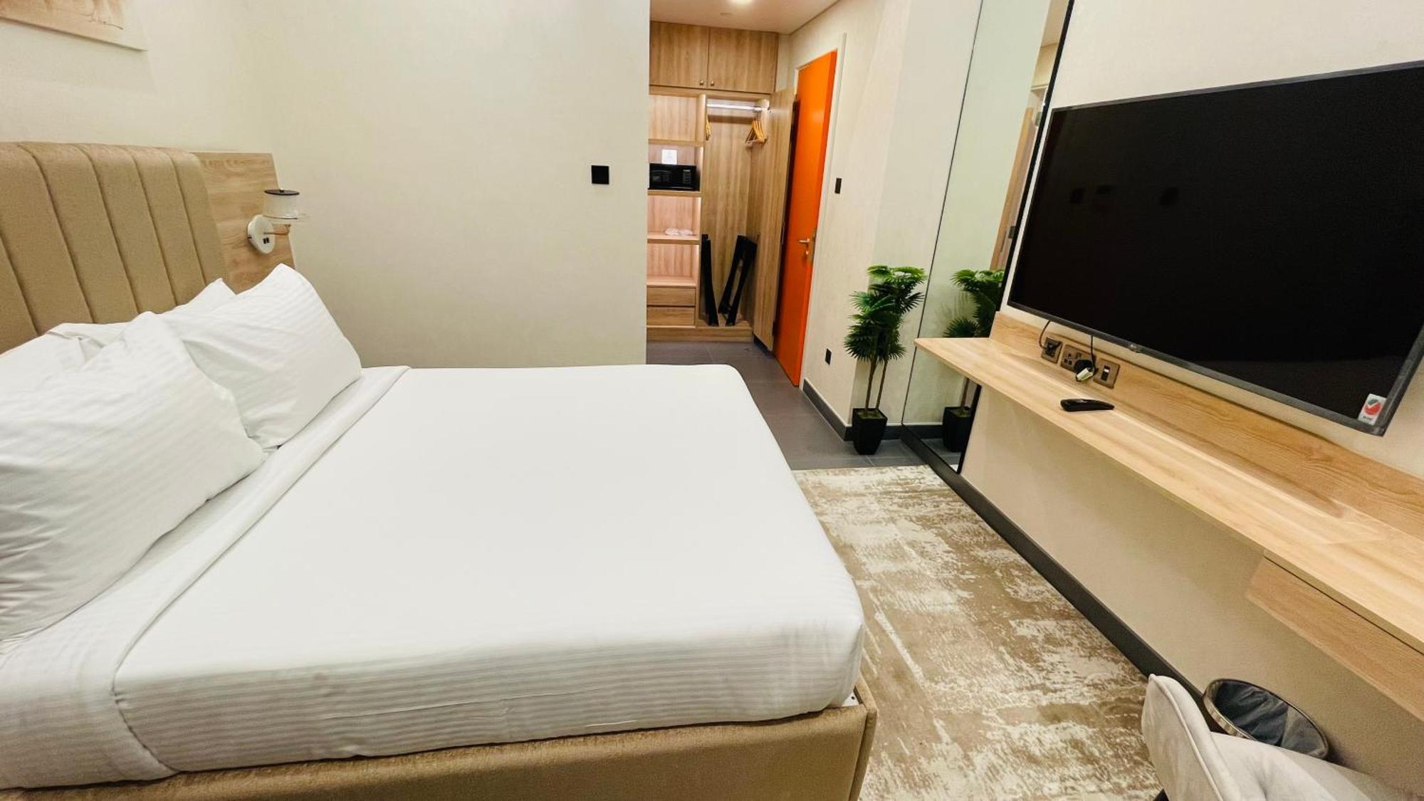 Wescott Hotel Дубай Екстериор снимка