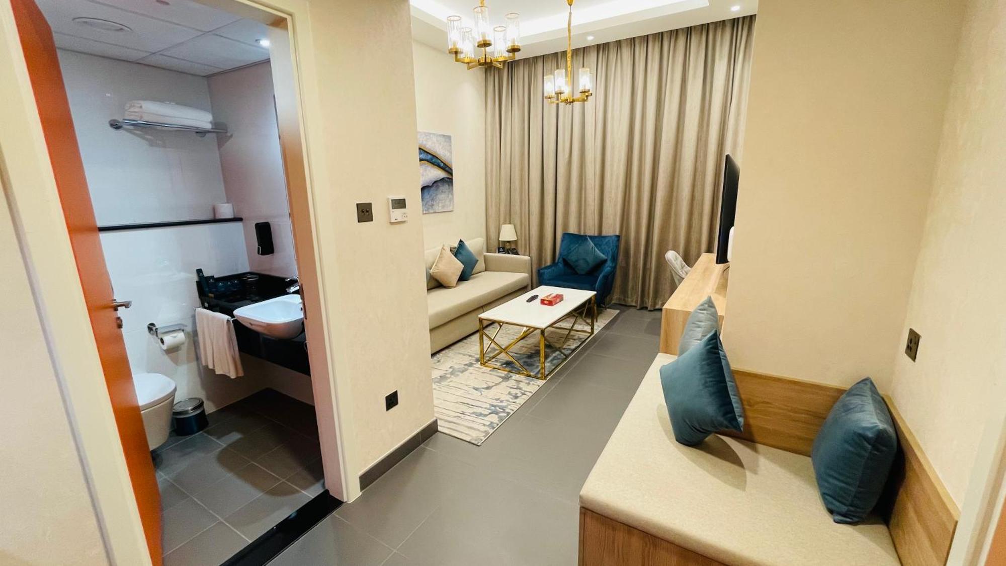Wescott Hotel Дубай Екстериор снимка